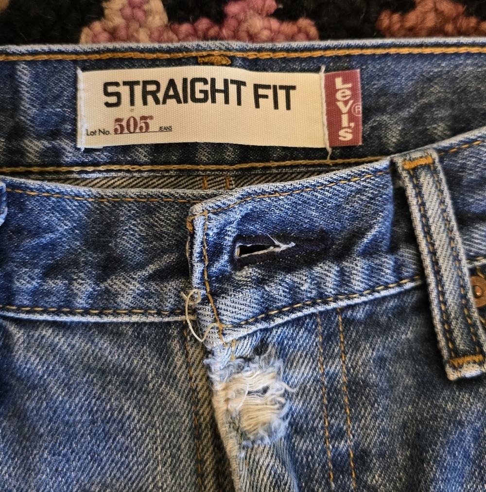 🔥🔥Distressed Levis Blue Jeans 31x30🔥🔥 - Picture 4 of 11